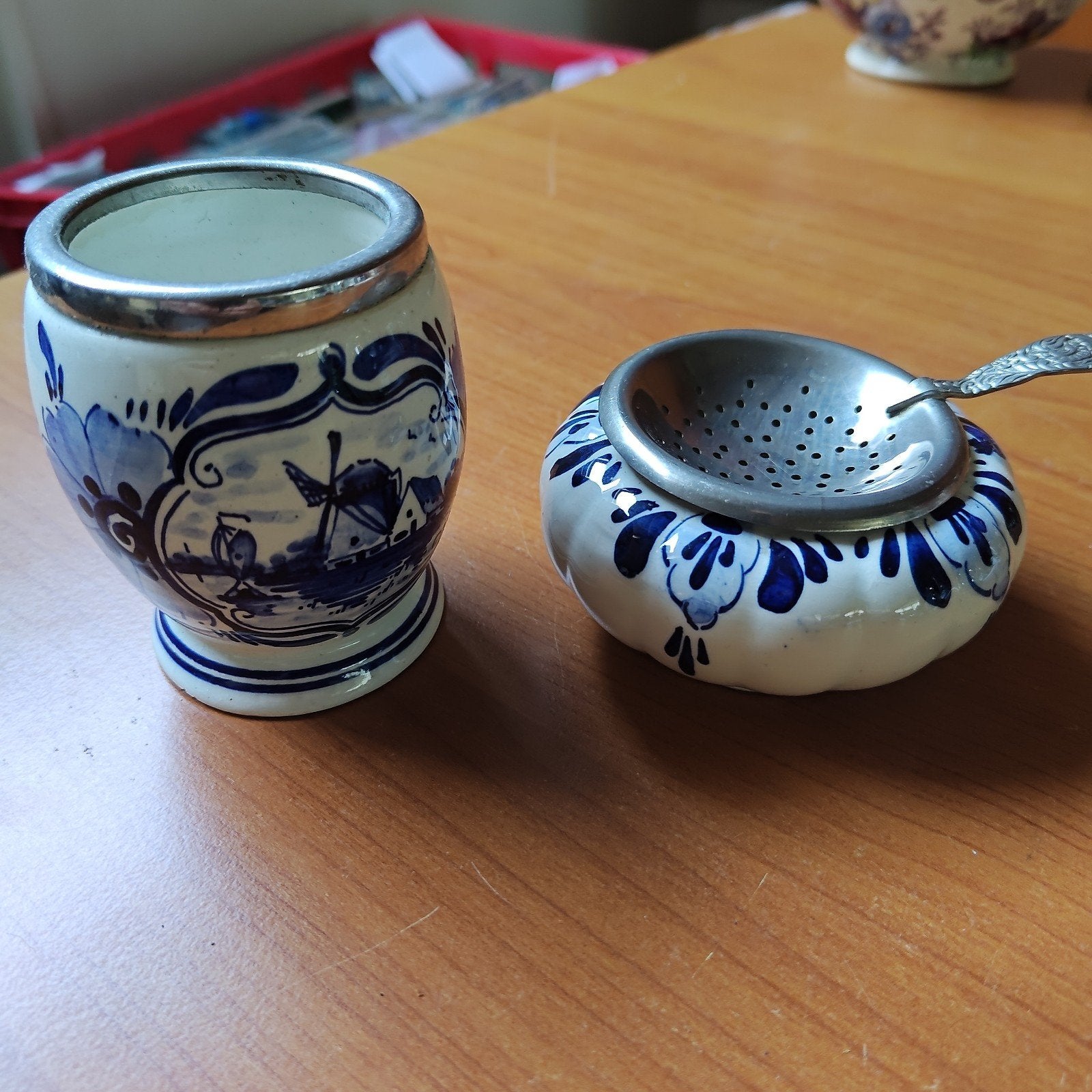 Delfts Blauw theezeefje met houder, handgeschilderd, Ophalen of Verzenden
