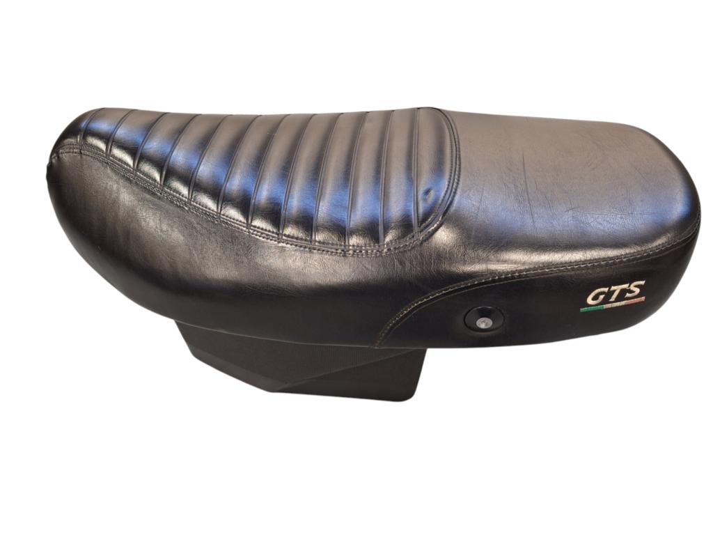 Buddyseat buddy zadel origineel GTS Toscana, Fietsen en Brommers, Brommeronderdelen | Scooters, Gebruikt, Ophalen of Verzenden