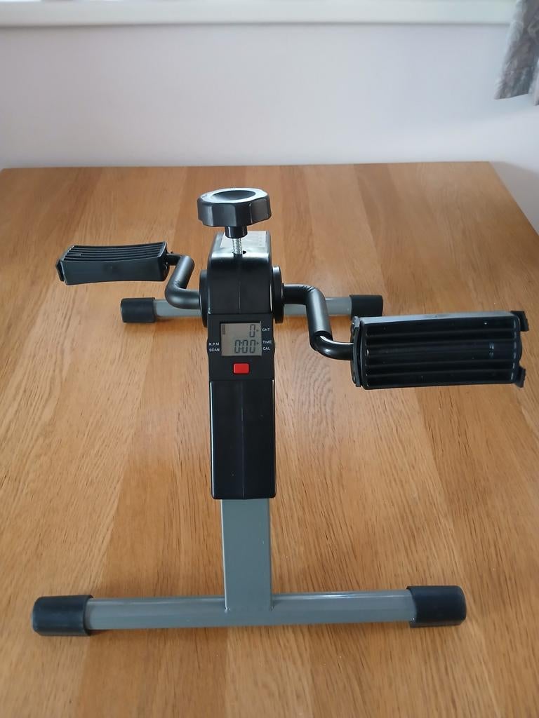 Mini Hometrainer / Arm- en Beentrainer met Display, Sport en Fitness, Fitnessmaterialen, Ophalen of Verzenden, Zo goed als nieuw