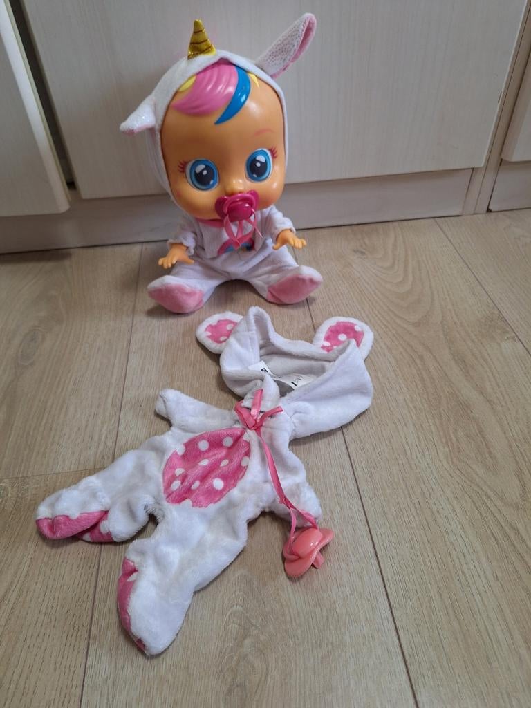 Cry baby  pop die huilt met echte tranen, Kinderen en Baby's, Speelgoed | Poppen, Ophalen of Verzenden, Zo goed als nieuw, Babypop