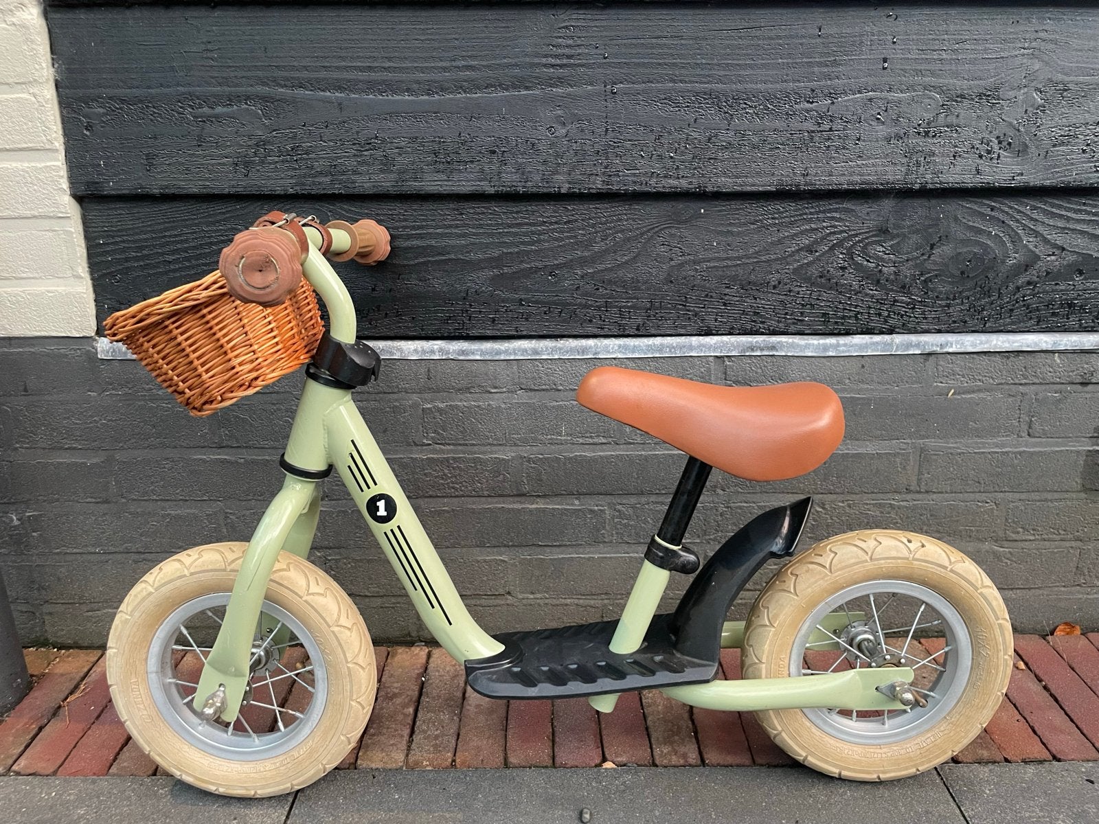 Kinderloopfiets met mandje, Ophalen, Zo goed als nieuw, Minder dan 16 inch
