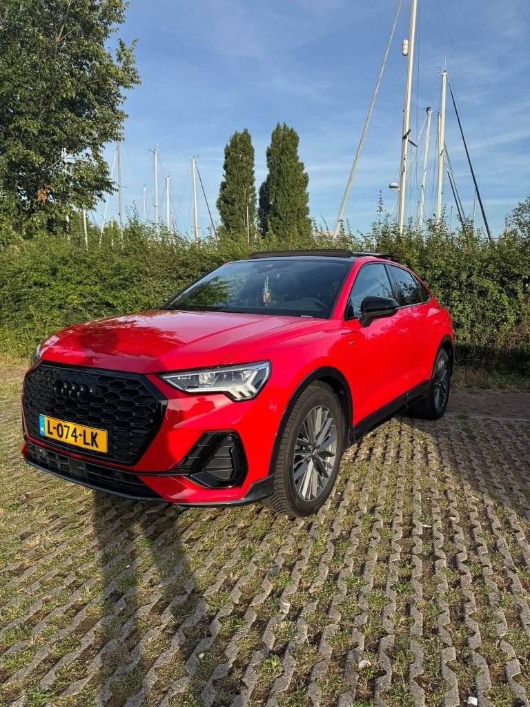 Audi Q3 35 Tfsi 150pk Mhev S Tronic 2020 Rood, Auto's, Zwart, 4 cilinders, 1505 kg, 14 km/l