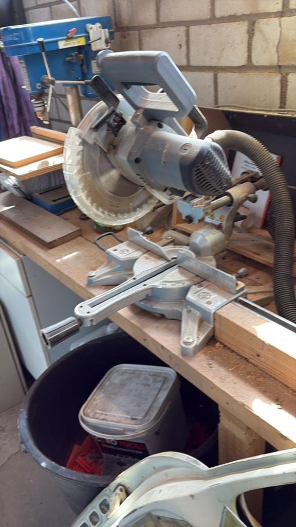 MXPOWER Radiaal Afkortzaag 1700W, Doe-het-zelf en Verbouw, Gereedschap | Zaagmachines, Ophalen, Gebruikt, 70 mm of meer, Afkortzaag