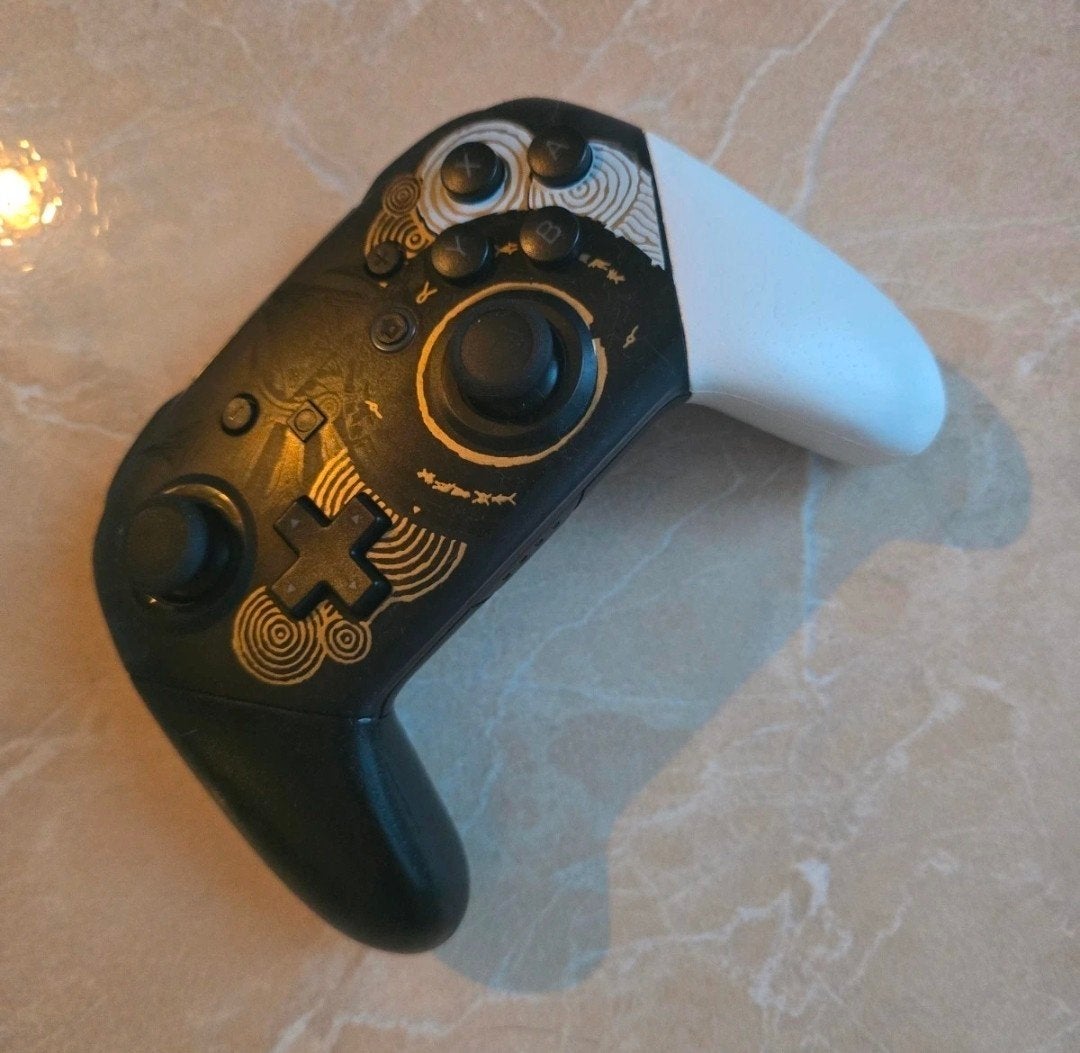 Nintendo Switch Pro Controller Zelda Tears of the Kingdom, Verzenden, Zo goed als nieuw, Met 1 controller, Switch Original