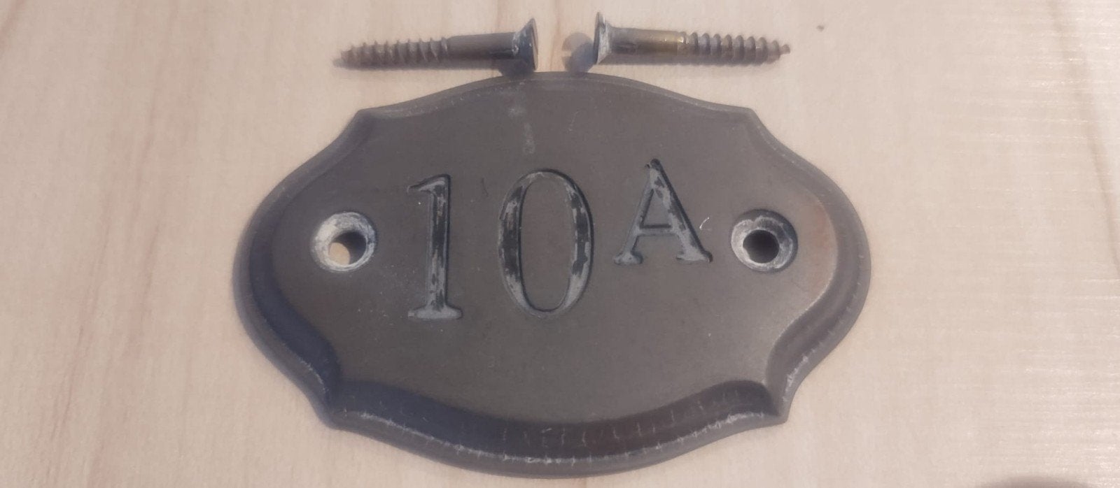 Huisnummer 10a, Ophalen