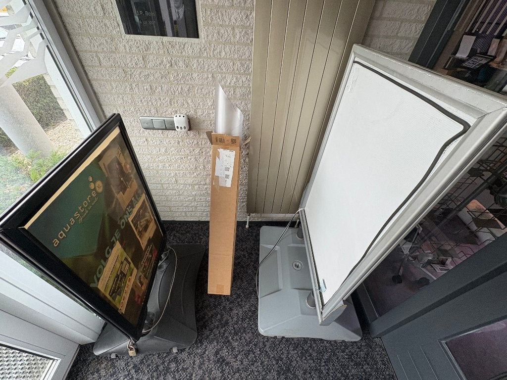 Stoepbord met waterreservoir, Ophalen, Zo goed als nieuw, Reclamebord