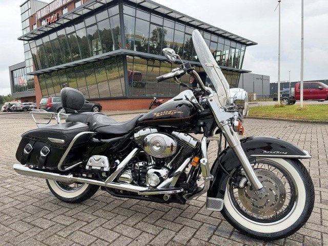 Harley-Davidson FLHRC ROADKING ROAD KING FLHR (bj 2000), Motoren, Dopplerlaan 26
9207 HC  Drachten, NL, H-D Benelux B.V., Bedrijf