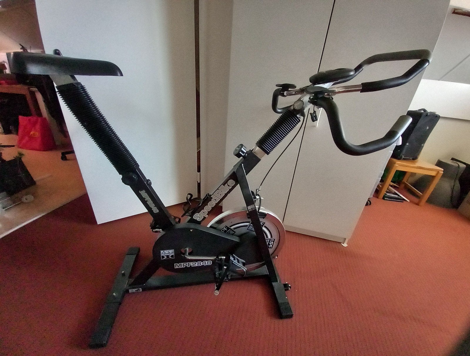 SpeedBike Hometrainer - Perfect voor Thuis Workouts, Ophalen, Gebruikt, Metaal, Benen