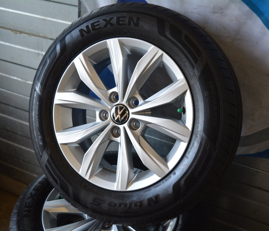 Originele "15" zomerset "Salou" VW Polo 2G met nieuwe banden, Auto-onderdelen, Ophalen, 15 inch, Banden en Velgen, Nieuw