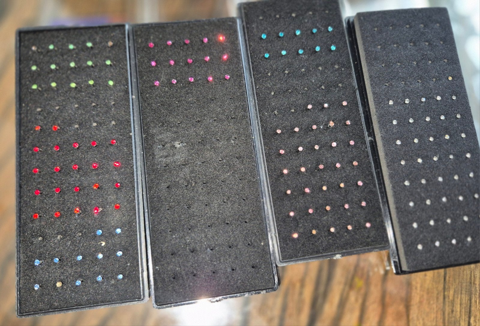 Diverse neuspiercings met strass steentjes, Sieraden, Tassen en Uiterlijk, Piercings, Overige materialen, Nieuw, Ophalen of Verzenden
