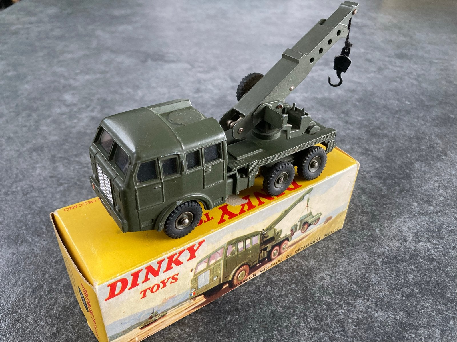 Dinky Toys 826 Berliet Militaire Takelwagen met Originele Do, Ophalen of Verzenden, Gebruikt, Overige typen, Dinky Toys