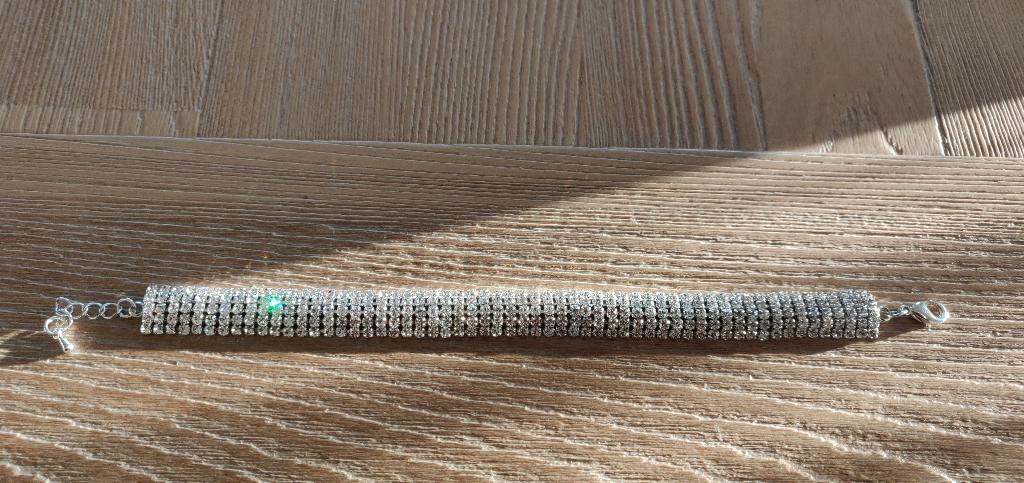 Armband met kristallen steentjes (nieuw) 22cm (armband), Met kristal, Overige materialen, Nieuw, Ophalen of Verzenden