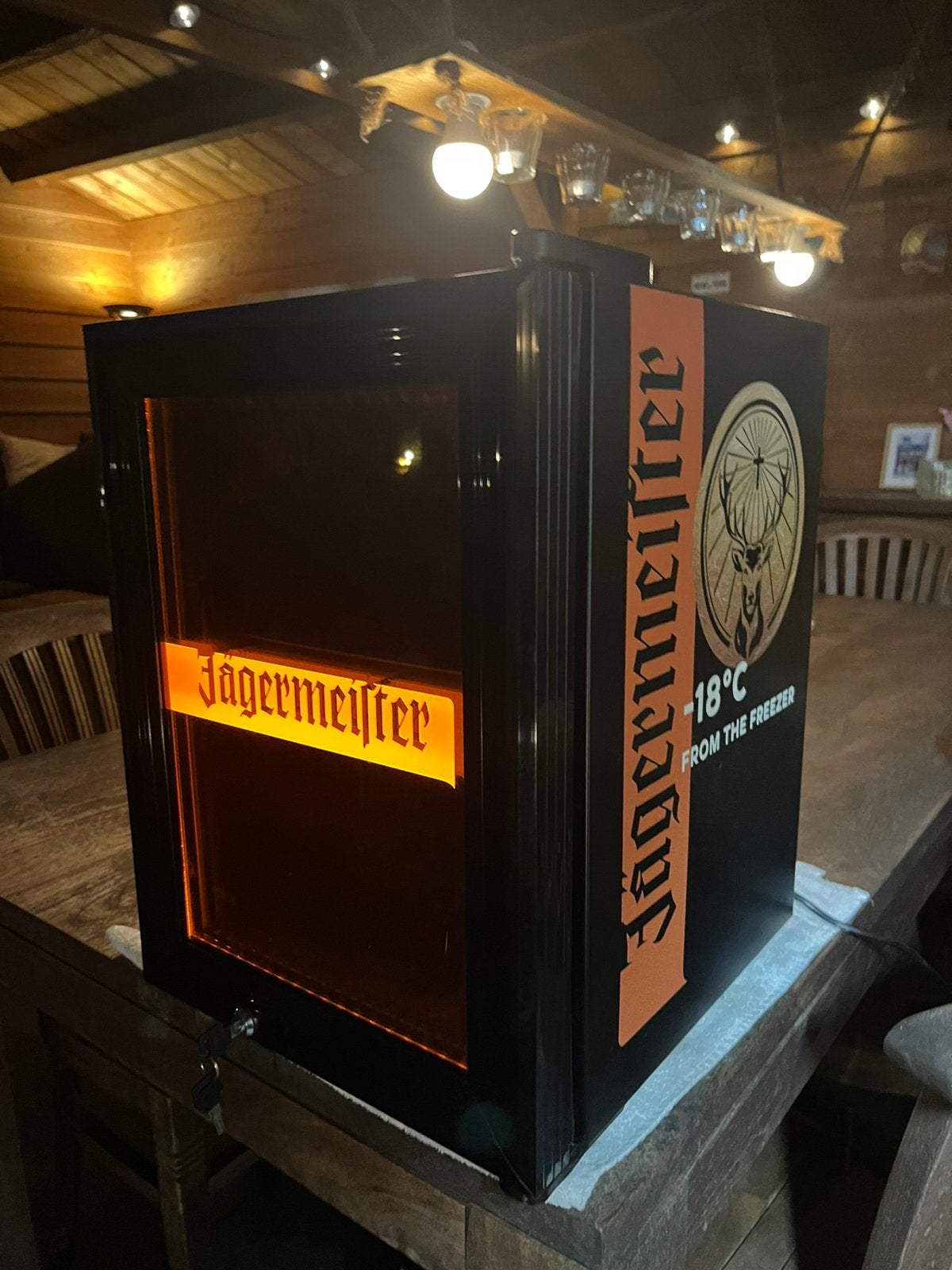 Jagermeister koelkast ZGAN MET SLEUTELS, Witgoed en Apparatuur, Ophalen of Verzenden, Zo goed als nieuw, Overige merken