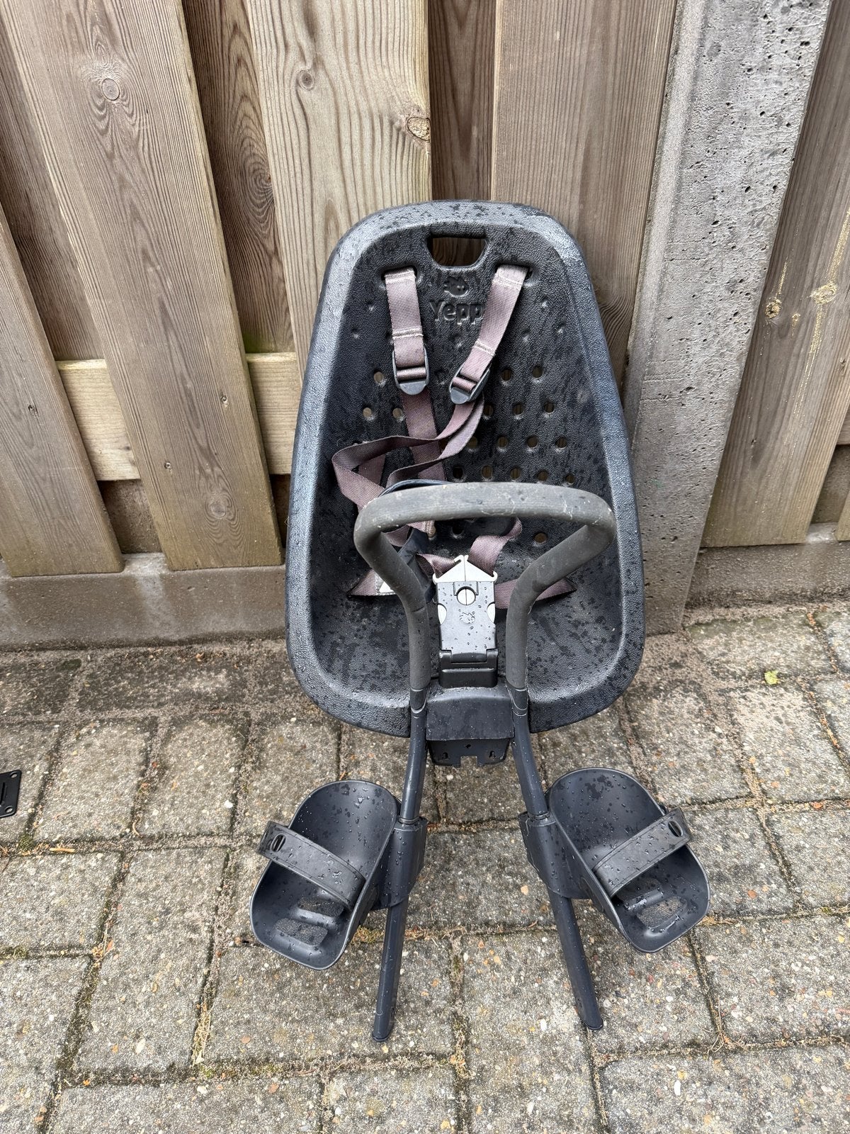 Yepp fietszitje voor, Fietsen en Brommers, Fietsaccessoires | Fietsstoeltjes, Ophalen, Gebruikt, Voetsteuntjes, Voorzitje