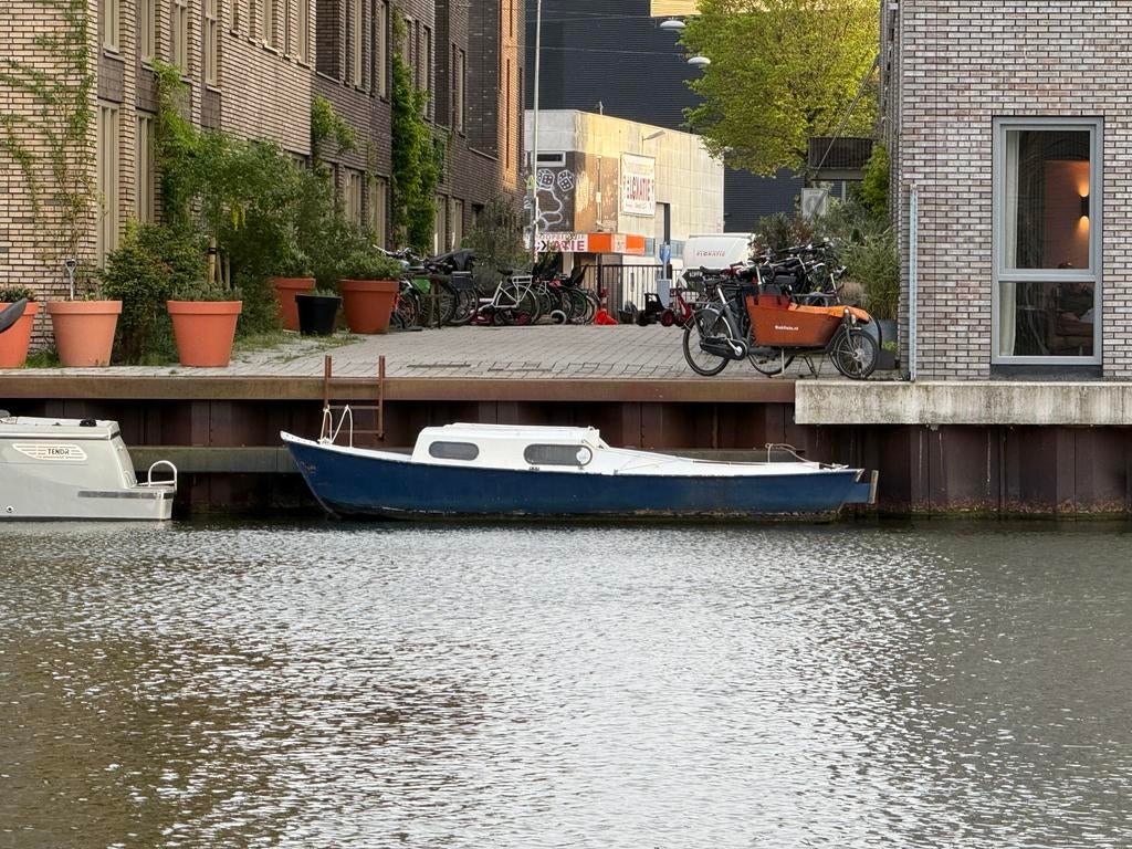 Stalen Sloep met zo goed als nieuwe Suzuki 5 PK Motor, Watersport en Boten, Gebruikt, Staal, 5 pk, 5 m