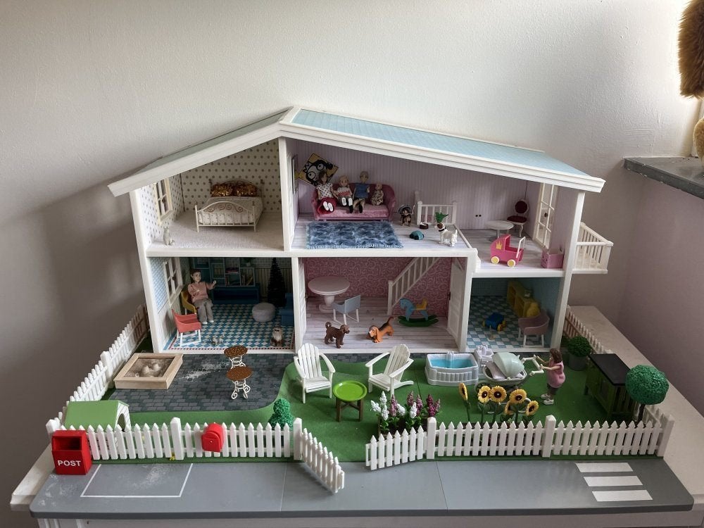 Lundby poppenhuis met voorstuk en meubels + stroom, Ophalen, Gebruikt, Poppenhuis