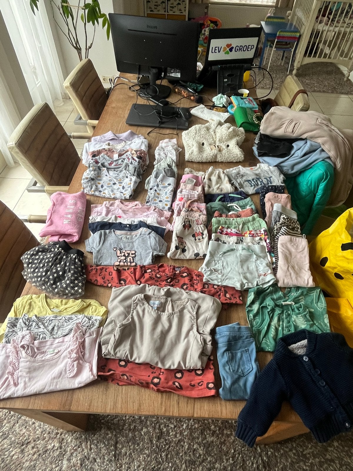 Grote kledingbundel voor baby/dreumes met Maxi-Cosi zak, Kinderen en Baby's, Babykleding | Overige, Gebruikt, Jongetje of Meisje