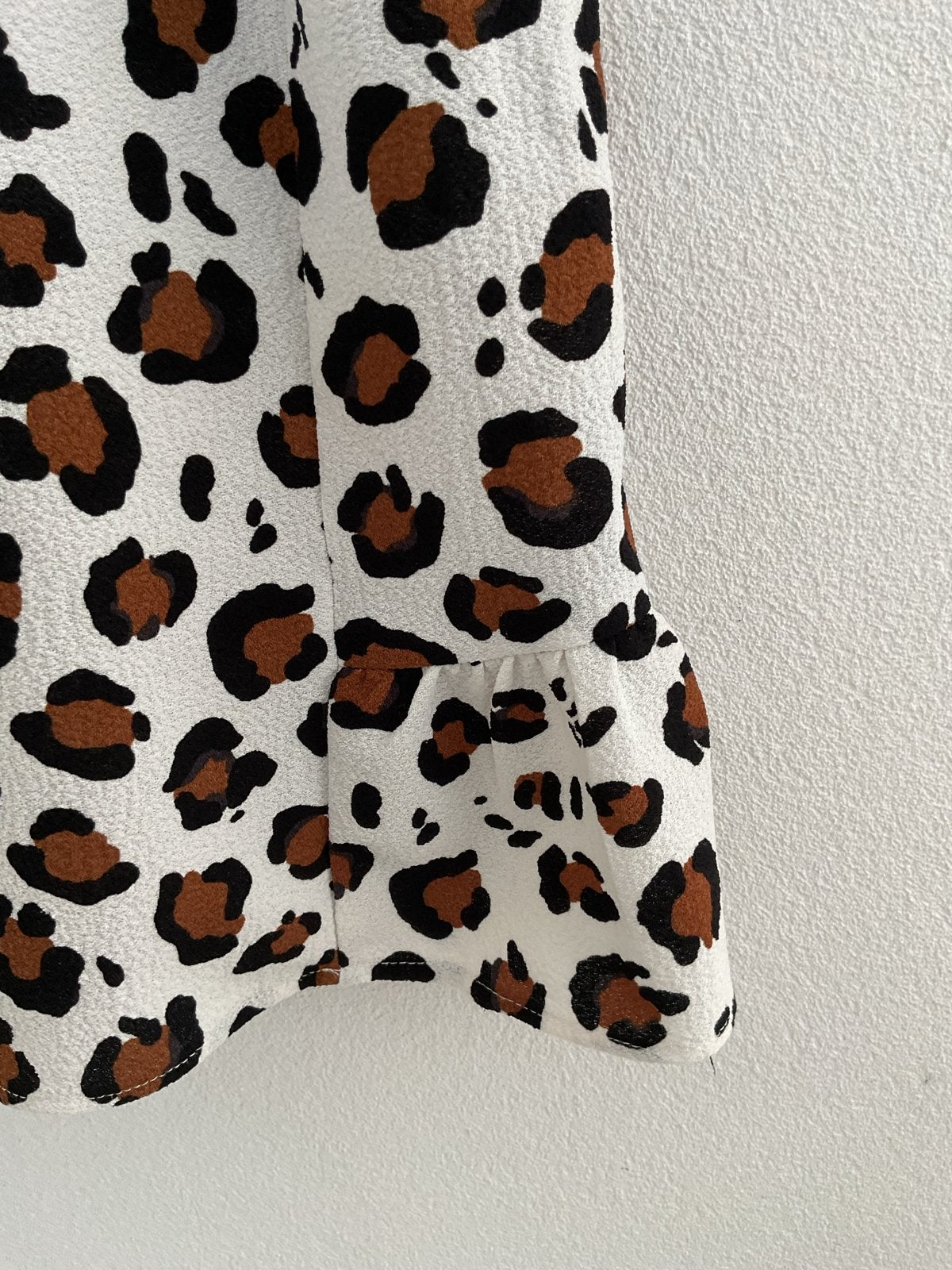 Foto 10 van Zara top bruin wit luipaardprint rouches maat XL