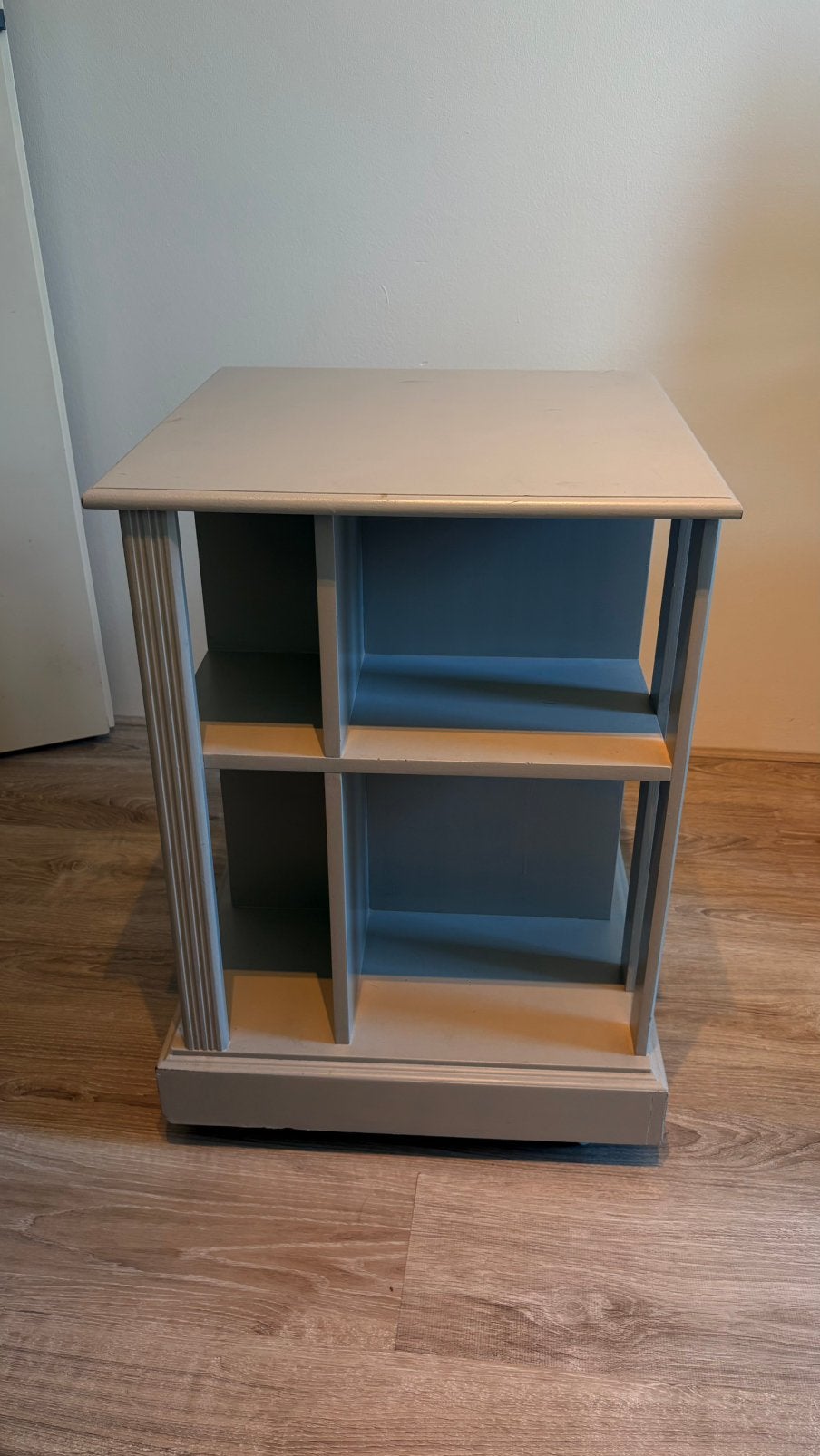 Grijze kast op wielen, Ophalen, Gebruikt
