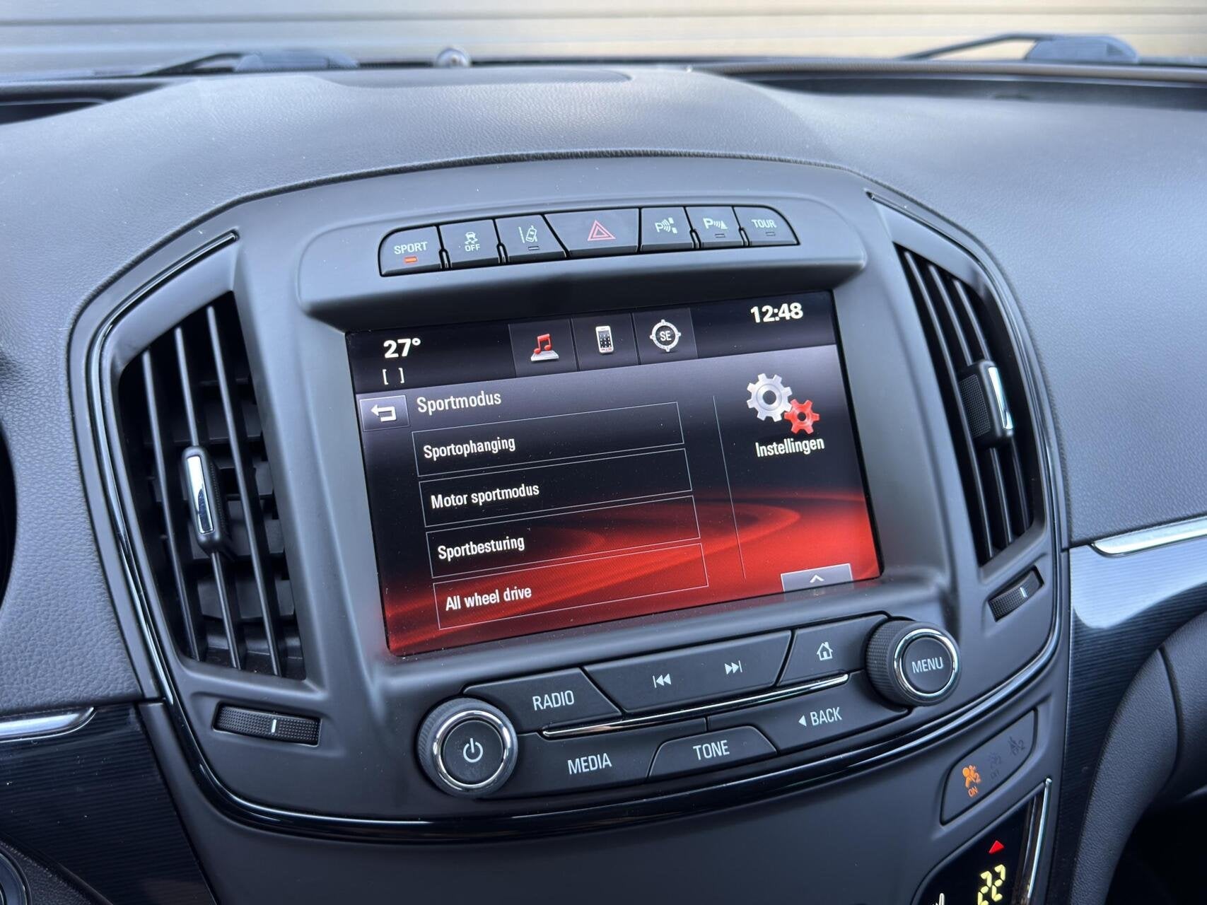 Foto 18 van Opel Insignia Sports Tourer 2.0 T Cosmo 4x4 250pk |Bose|Lede