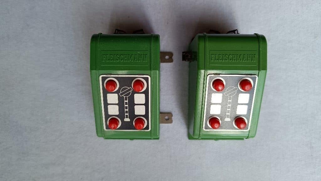 2x Fleischmann 6922 ontkoppelrailschakelaar, Ophalen, Gebruikt, Gelijkstroom, Fleischmann