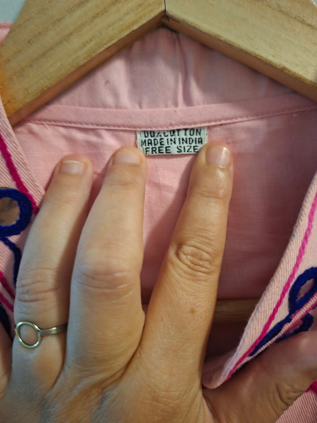 Roze katoenen gilet met geborduurde bloemen en spiegeltjes, Ophalen of Verzenden