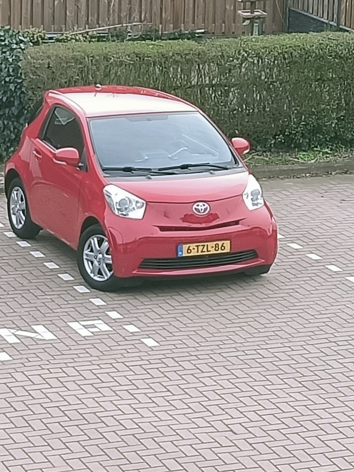Toyota IQ 1.0 2010 114.000dk, 4 stoelen, Handgeschakeld, 3 cilinders, Geïmporteerd