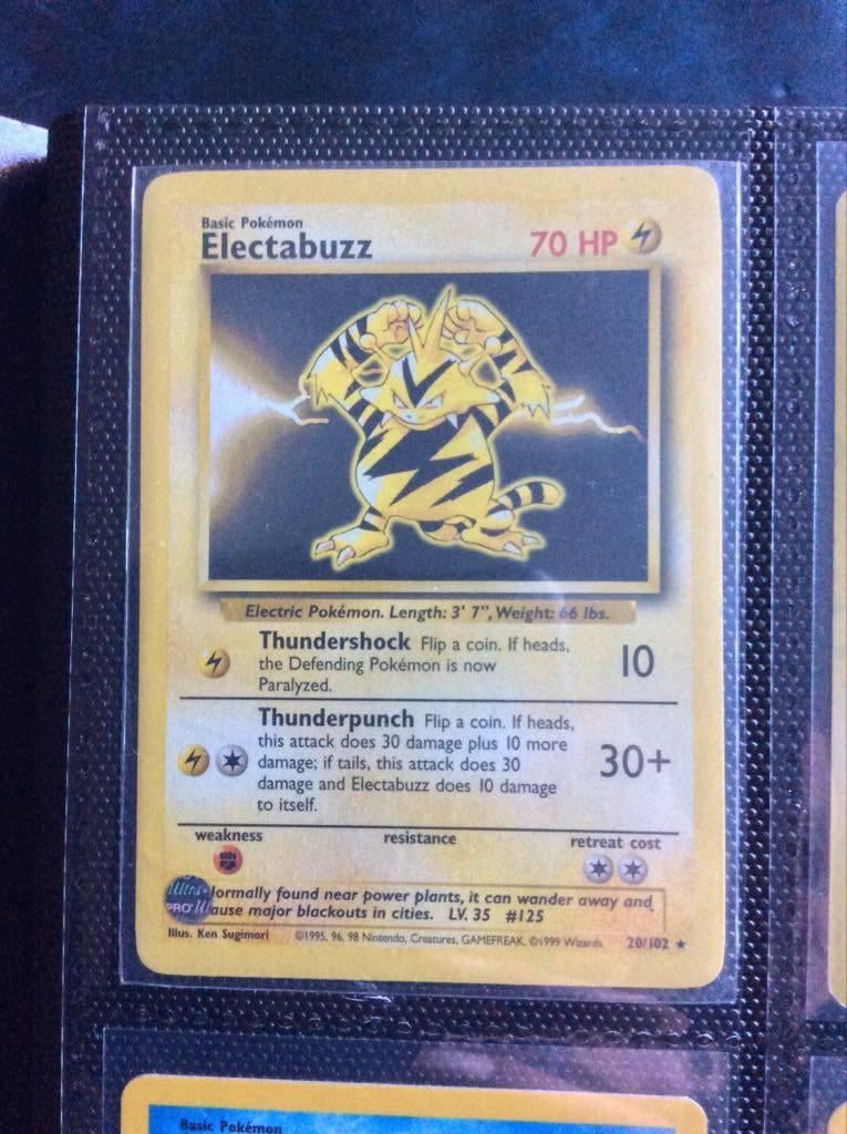 Electabuzz Base set 1 Pokémonkaart, Ophalen of Verzenden, Zo goed als nieuw, Losse kaart