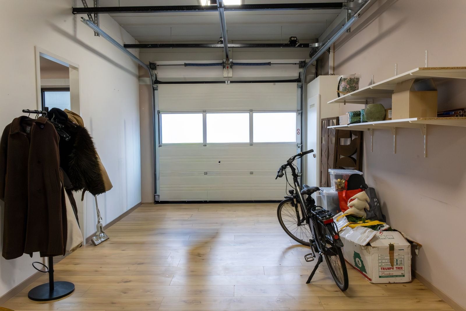 Te huur – nette opslagruimte op bedrijventerrein De Woerd, Bedrijfsruimte