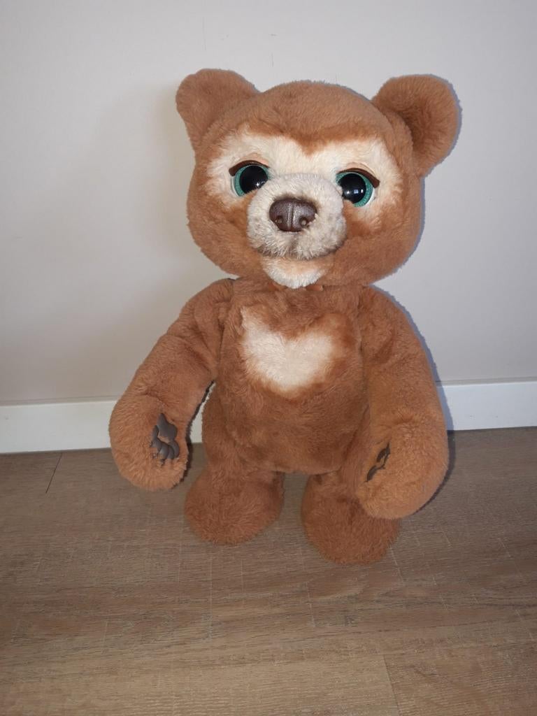 FurReal Friends Cubby de nieuwsgierige beer, Kinderen en Baby's, Speelgoed | Knuffels en Pluche, Overige merken, Beer, Met kleding of accessoire