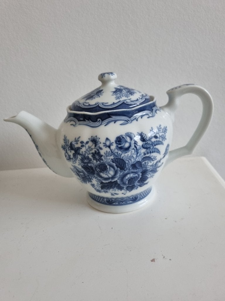 Theepot Blue Rose, Ophalen of Verzenden, Zo goed als nieuw, Porselein, Theepot