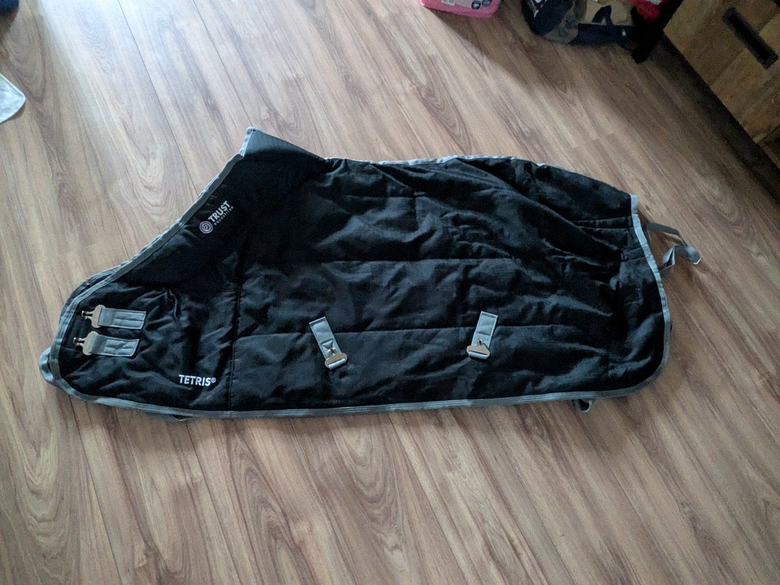 Trust Tetris deken 175 1200d 100 150 gram, Dieren en Toebehoren, Paarden en Pony's | Dekens en Dekjes, Full (L), Beenbogen, 150 g
