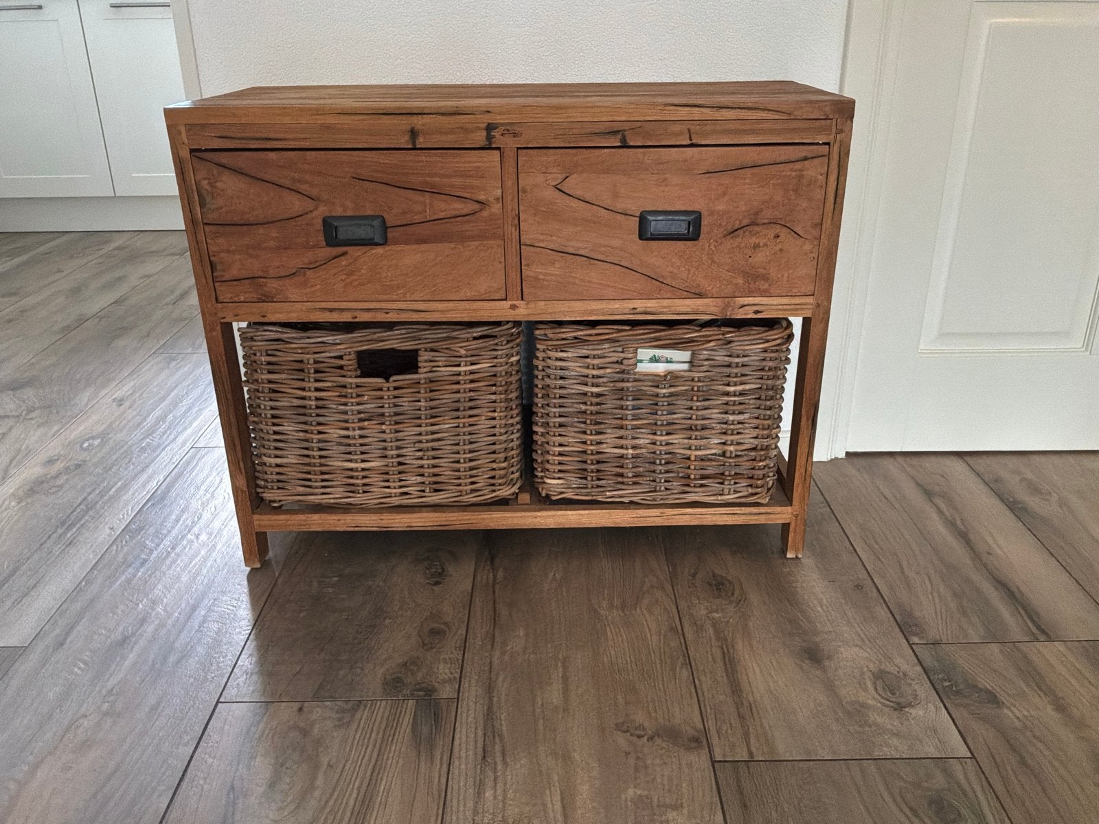 Mango houten kastje met 2 lades en 2 rieten manden, Huis en Inrichting, Kasten | Dressoirs, Ophalen, Gebruikt, 50 tot 100 cm, Met lade(s)