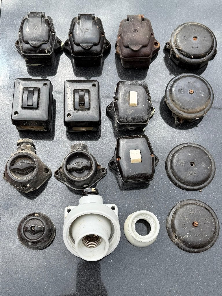oud schakelmateriaal van Bakkeliet, Doe-het-zelf en Verbouw, Elektra en Kabels, Ophalen of Verzenden, Gebruikt, Overige merken