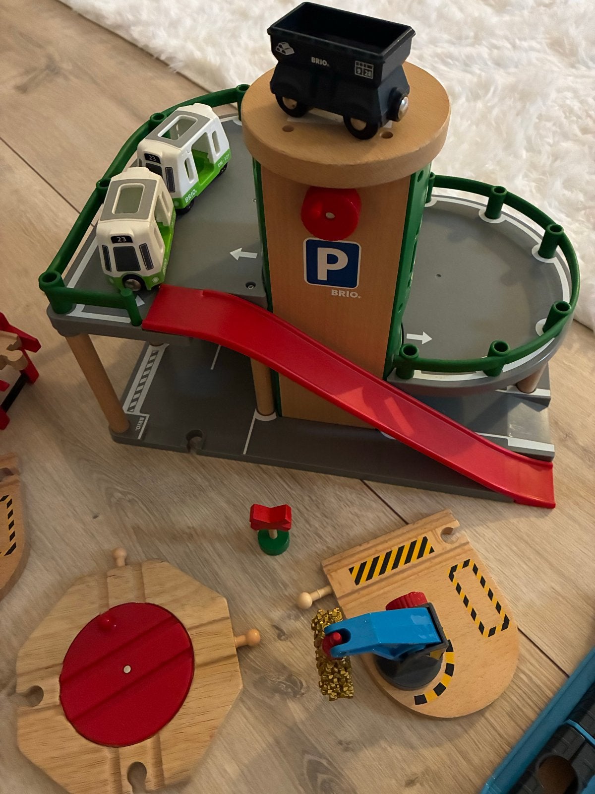 Grote Brio Treinset met Parkeergarage en Accessoires, Ophalen, Gebruikt, Overige typen