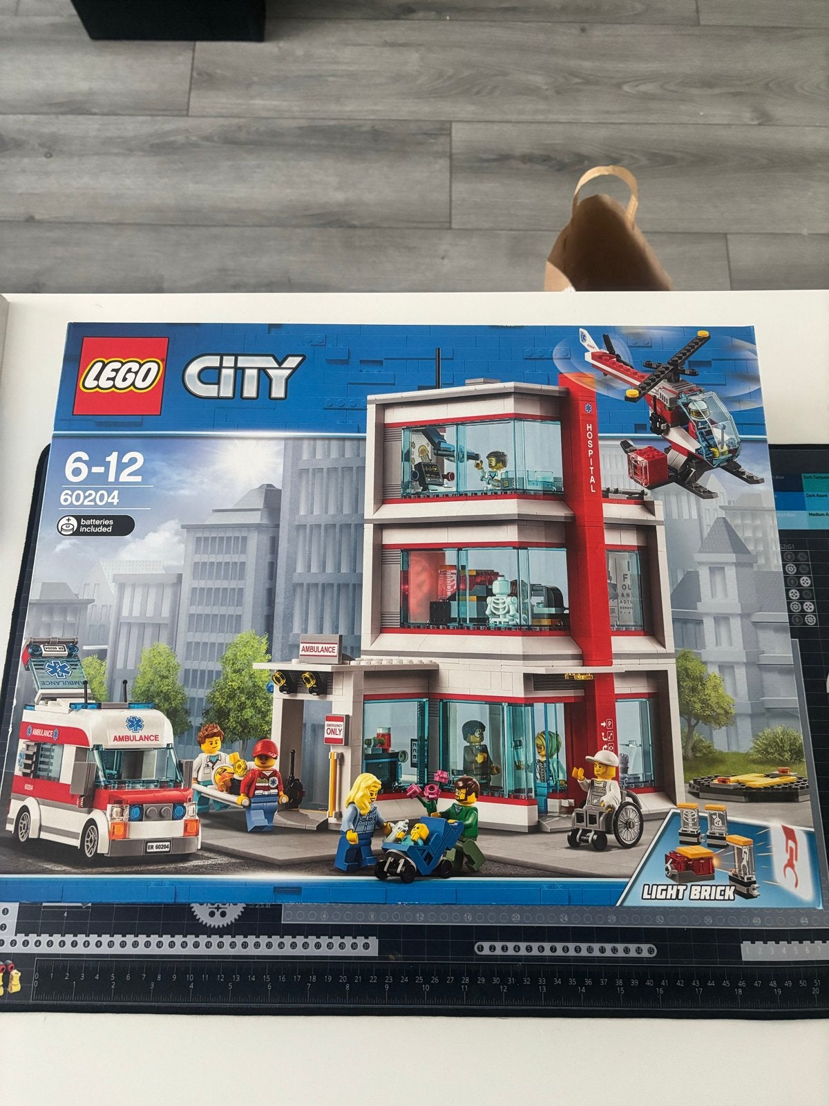 LEGO City Ziekenhuis 60204 - Nieuw in doos, Ophalen of Verzenden, Nieuw, Overige merken