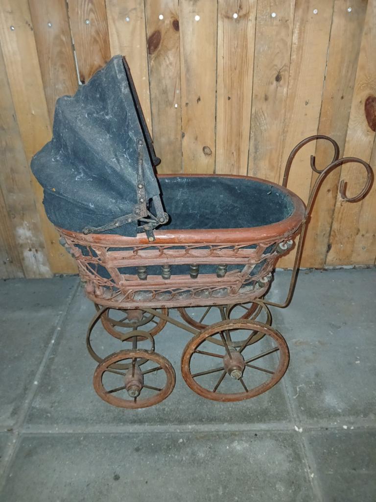 Antieke kinderwagen, Antiek en Kunst, Ophalen of Verzenden