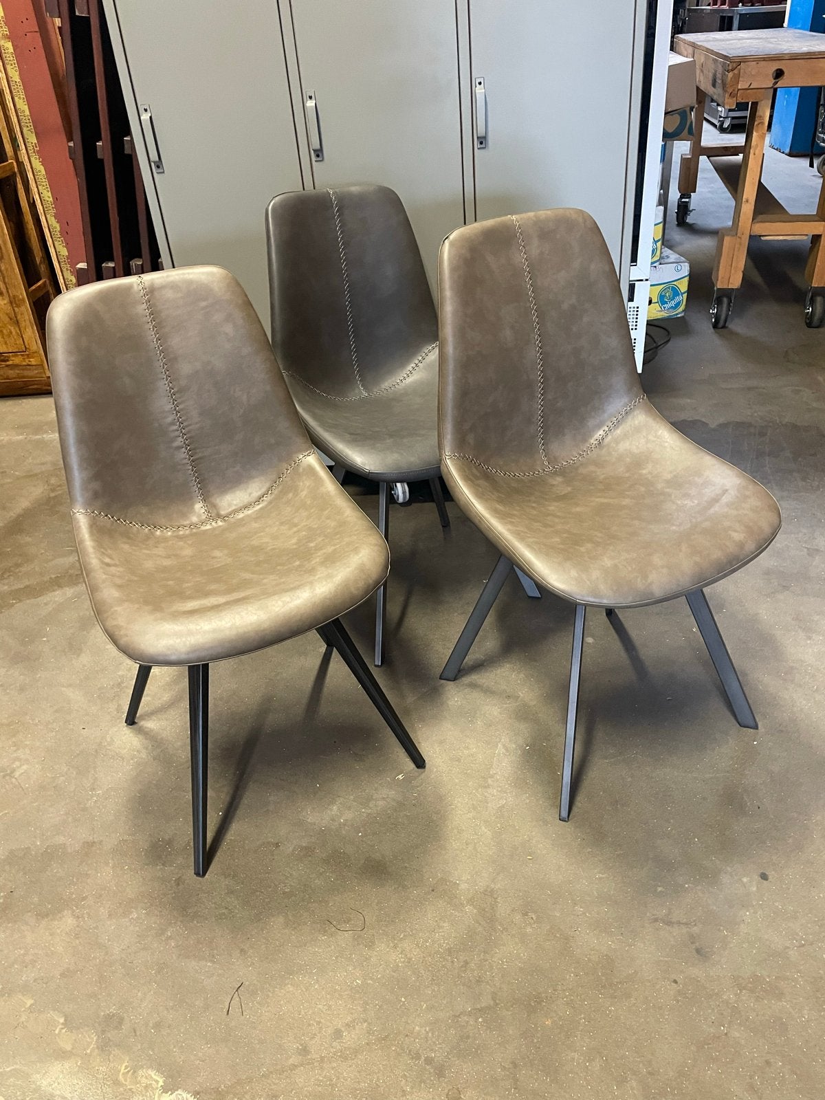 3 stoelen kunstleer en stalen onderstel - grijs, Ophalen, Kunststof, ., Drie