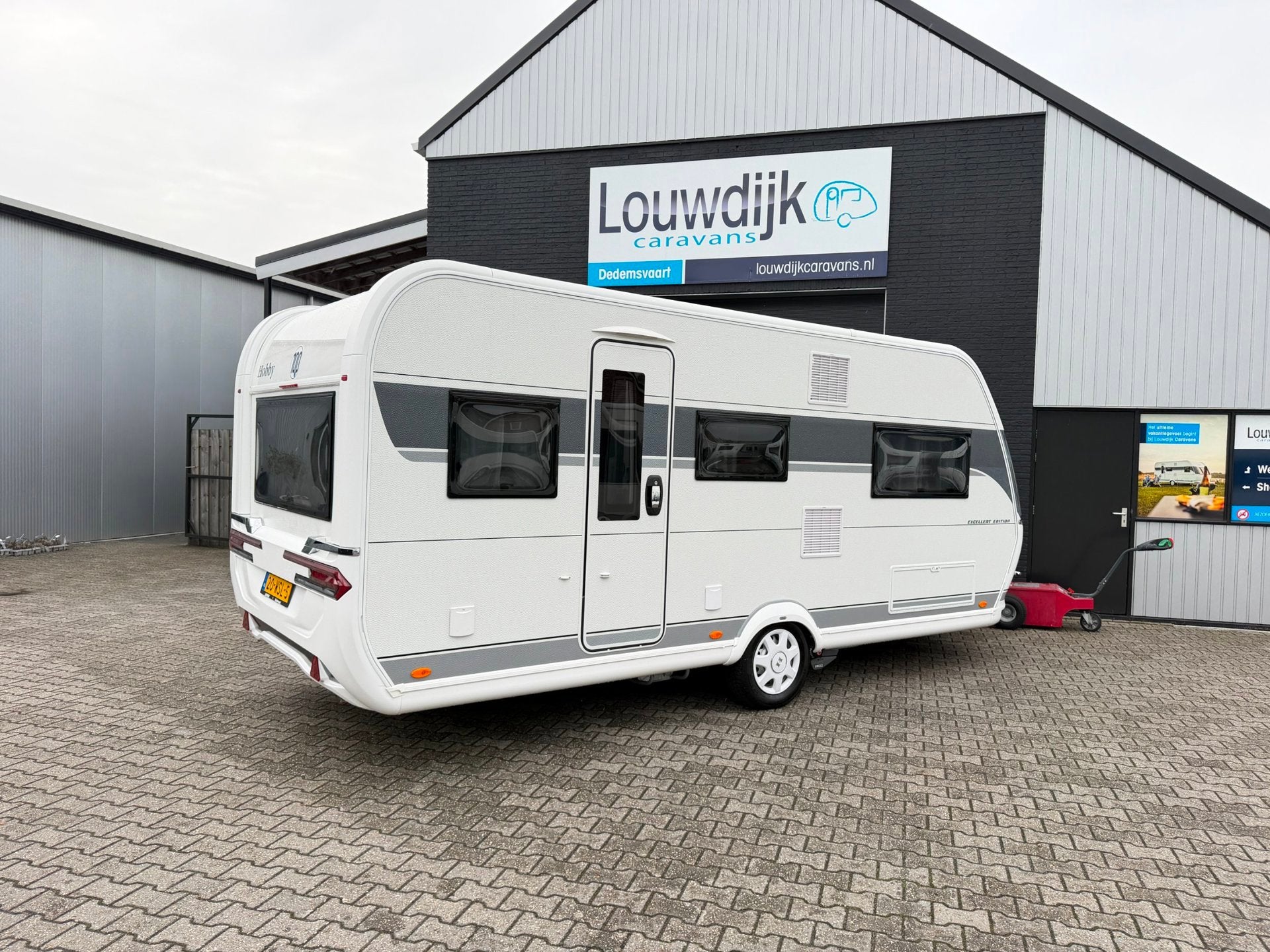 HOBBY Excellent 495 UL ’26 (Mover, Enkele Bedden), Caravans en Kamperen, Caravans, Rondzit, Hobby, 7 tot 8 meter, Bedrijf