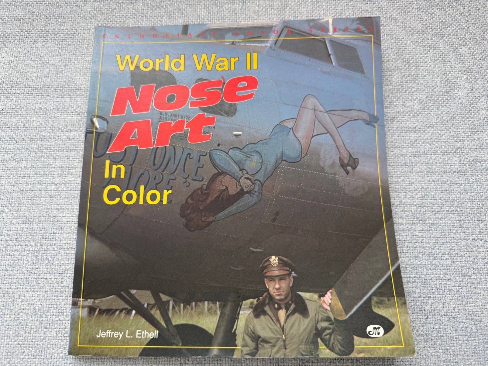 World War II Nose Art In Color - Motorbooks International, Verzenden, Luchtmacht, Tweede Wereldoorlog, Gelezen