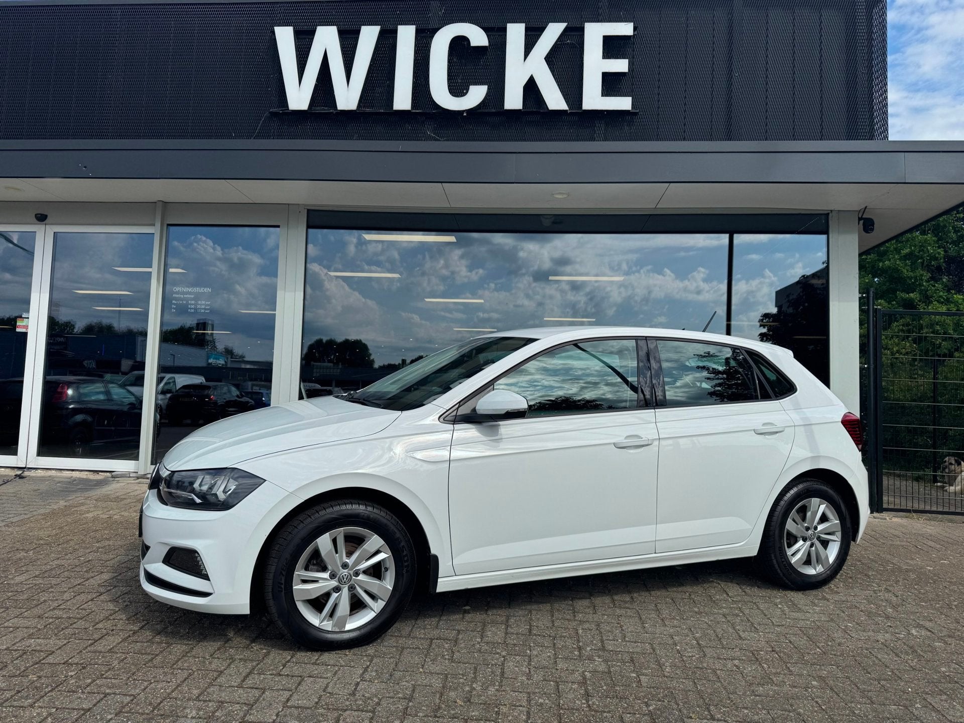 Volkswagen Polo 1.0 TSI 95 PK Comfortline Airco Stoelverw. 2, Stof, Gebruikt, Zwart, 95 pk