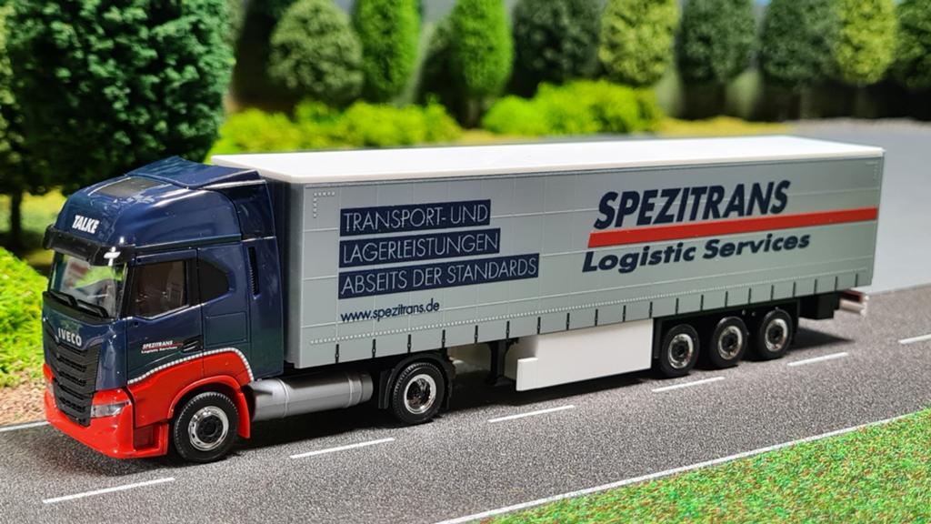 100 Herpa A.Talke Spezitrans Iveco  schuifzeilentrailer, Hobby en Vrije tijd, Modelauto's | 1:87, Ophalen of Verzenden, Nieuw