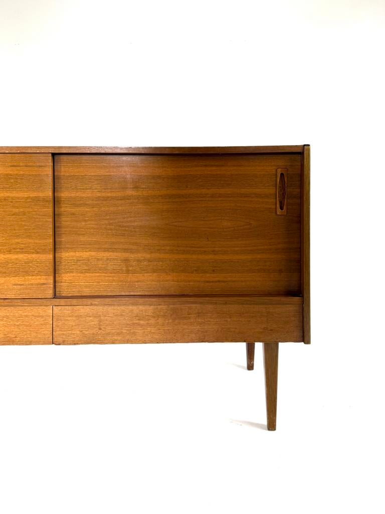 Vintage notenhouten TV-kast/LP-kast ‘60, Met lade(s), Ophalen of Verzenden, Zo goed als nieuw, Minder dan 150 cm