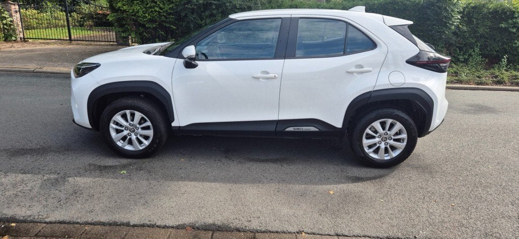 Toyota YARIS CROSS 1.5 Hybrid Active Invalide Handbediening/, Gebruikt, Met garantie (alle), 1490 cc, Bedrijf