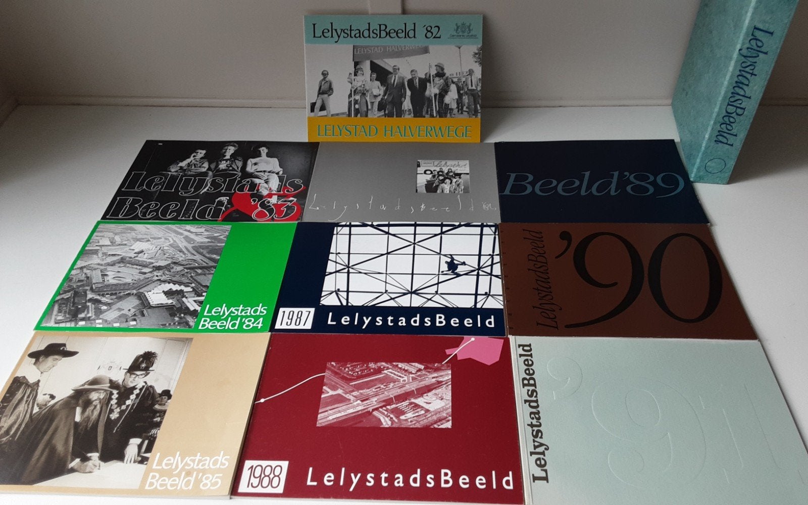 LelystadsBeeld Jaarboeken Collectie (1982-1991), Ophalen of Verzenden, 20e eeuw of later, Gelezen