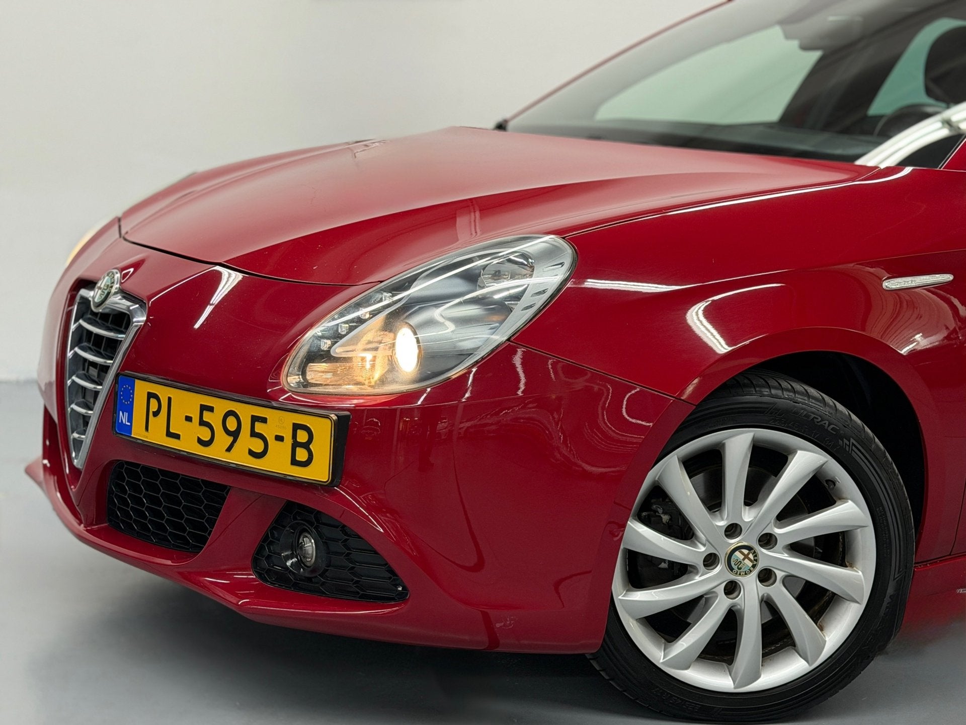 Alfa Romeo Giulietta 1.4 T Distinctive 170PK 100% Onderhoude, Voorwielaandrijving, Gebruikt, Zwart, 4 cilinders