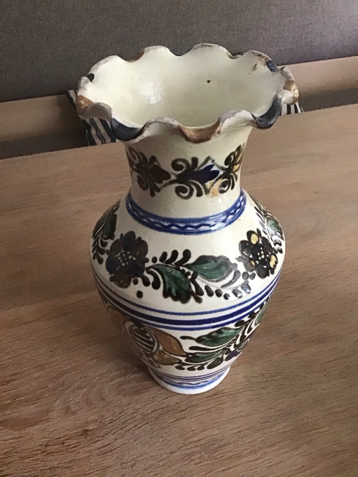 Decoratieve handgeschilderde vaas met bloemmotief, Ophalen of Verzenden