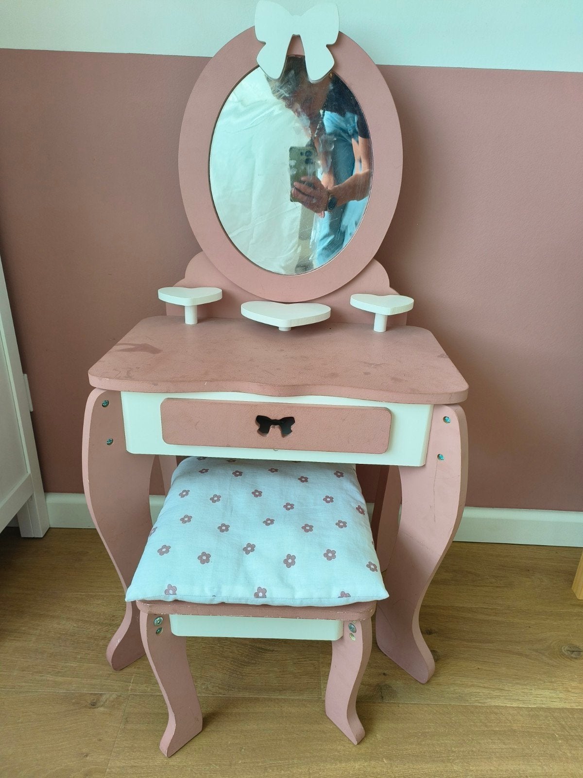 Roze kaptafel met spiegel en krukje voor kinderen, Ophalen of Verzenden, Gebruikt, Tafel(s) en Stoel(en)