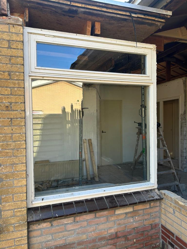 Net houten kozijn met hr++ glas van +/- 5 jaar oud, Ophalen, Hout, 75 tot 150 cm, Raamkozijn