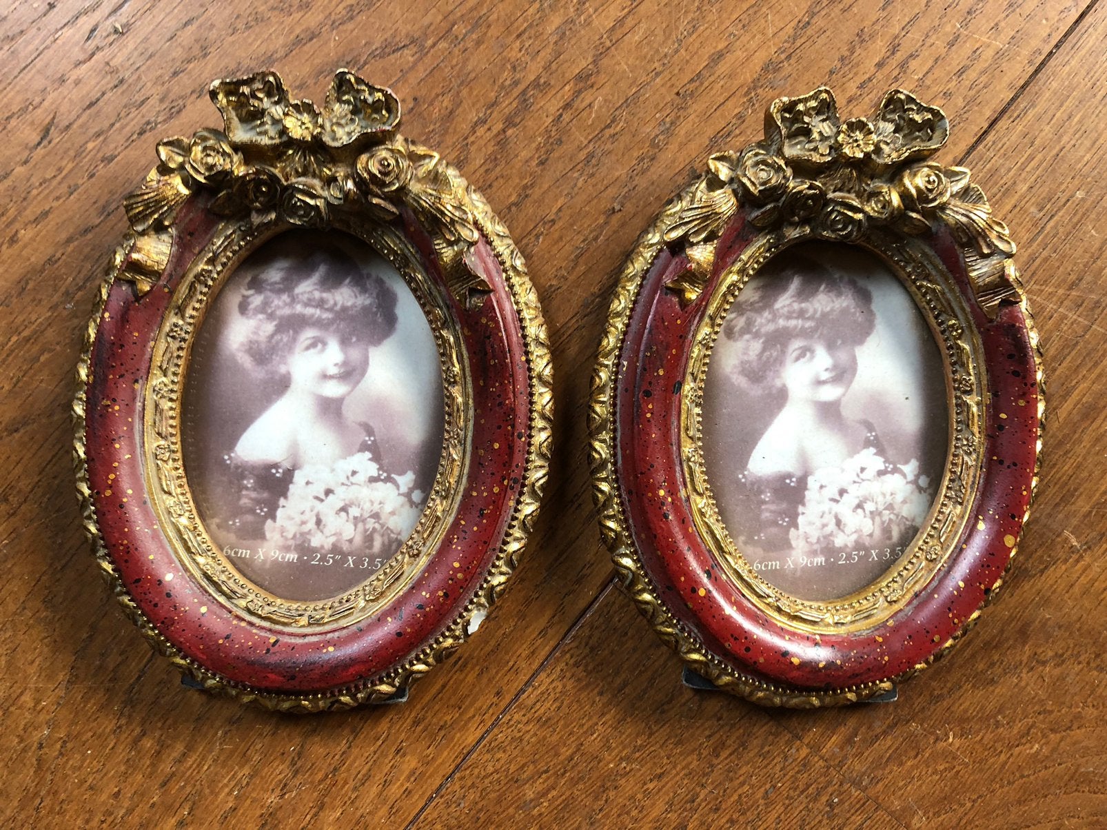 2 ovalen lijstjes, ongeveer 14x11, Ophalen of Verzenden